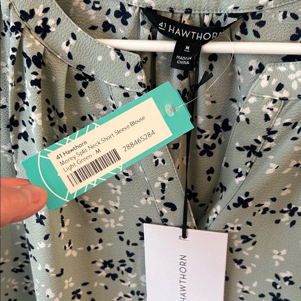 41 Hawthorn Floral Blouse - Mint Green and Navy Stitch Fix Size Medium - Picture 3 of 6